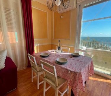 Ladispoli Apartamento | Alloggio turistico fronte mare con vista da sogno