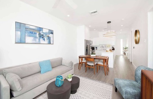 Grand Harbour Condominio | Allure #22 Three Bedroom Waterfront Condo w/ Pool