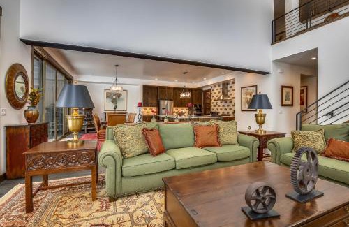Truckee Casa | Allure at Schaffer's Mill by Tahoe Getaways - 4BR Pet-Friendly Home w Private Hot Tub & Air Conditioning!