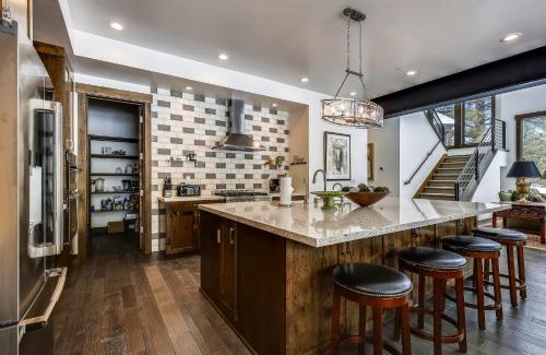 Truckee Casa | Allure at Schaffer's Mill by Tahoe Getaways - 4BR Pet-Friendly Home w Private Hot Tub & Air Conditioning!