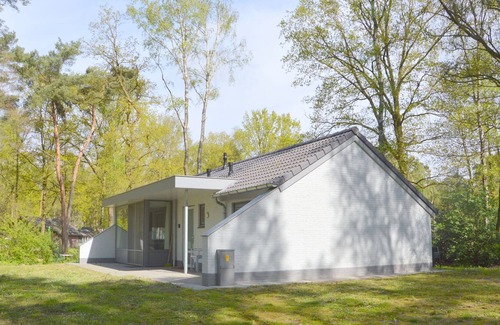 Stramproy Casa | Casa de vacaciones independiente en Limburgo en medio de un increíble bosque