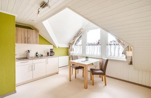 Ernst Casa | Alluring Holiday Home in Ernst with Balcony