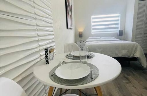 West Perrine Apartamento | Alma Guest Suite