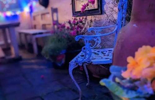 Penmaenmawr Cabaña | Alma's Cottage in N. Wales quirky & cosy. Great views and for exploring.