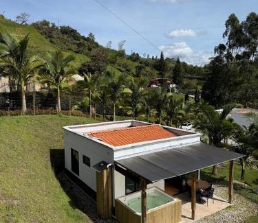 Marinilla Casa | Alma verde
