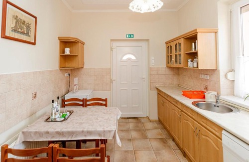Eger Apartamento | Almafa Apartmanház