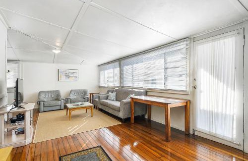 Crescent Head Casa | Almare 7 Gowing Street