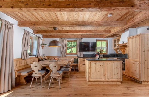 Haus Apartamento | Almchalet Linharterhof