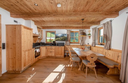 Haus Apartamento | Almchalet Linharterhof