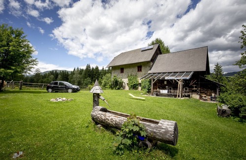 Sankt Egidi Cabina | Almhütte Bauernhof Mandl con "olla caliente" y estanque