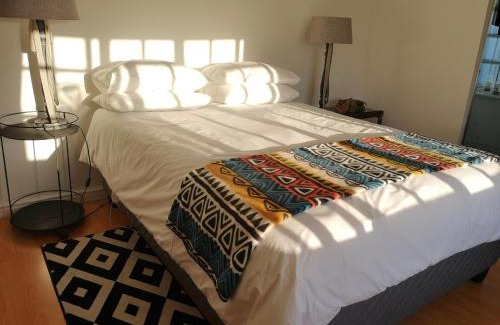 Somerset West Cama Y Desayuno | Almond Cottage Bed & Breakfast