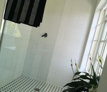 Somerset West Cama Y Desayuno | Almond Cottage Bed & Breakfast