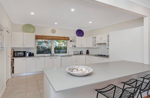 Avoca Beach Casa | ALMOND COTTAGE | Views, walk to the beach, wifi | Accom Holidays