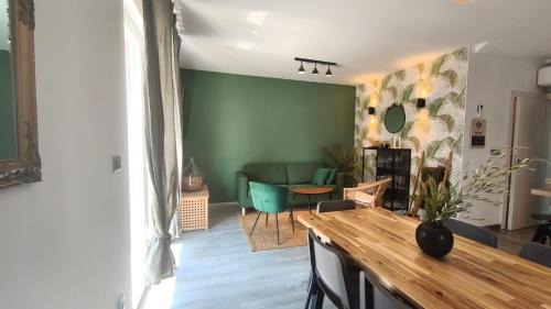 Kastel Sucurac Apartamento | Almond Tree guest house
