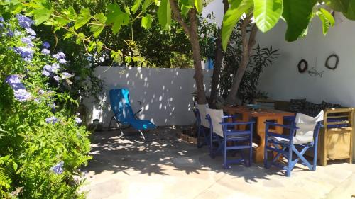 Aegiali Casa | Almond trees house