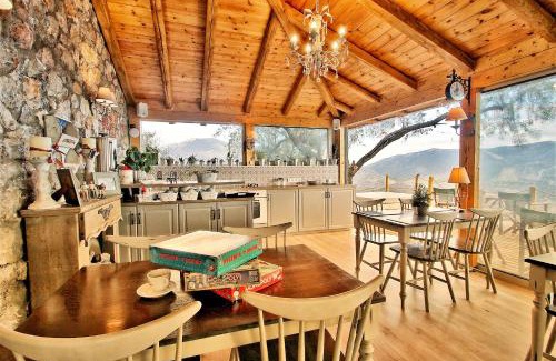 Arachova Apartamento | AlmondHouse Suites with Fireplace - ADULTS ONLY