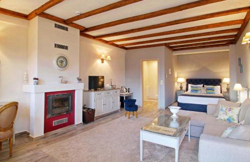 Arachova Apartamento | AlmondHouse Suites with Fireplace - ADULTS ONLY