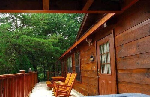 Wears Valley Cabina | Almost Camping 1 Bedroom Cabin by RedAwning