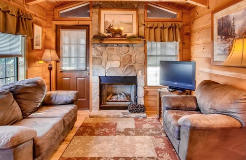 Wears Valley Cabina | Almost Camping 1 Bedroom Cabin by RedAwning
