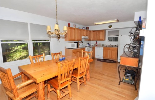 Berkeley Springs Cabina | Almost Heaven - Cozy and Wonderful