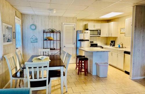 Surfside Beach Apartamento | Almost Heaven OCEANFRONT D 3 Bd/3B FREE WIFI