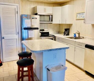 Surfside Beach Apartamento | Almost Heaven OCEANFRONT D 3 Bd/3B FREE WIFI