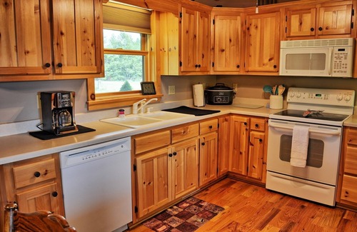 Buck Mountain Cabina | ¡ADMISIONES GRATUITAS A LAS ATRACCIONES POPULARES!-¡Casi Heaven-2 BR, 3 BA con MILLONES DE VISTAS A DÓLARES! WIFI, CHIMENEA DE GAS, AC