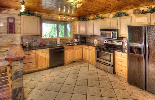 Helen Cabina | Almost Heaven | Incredible Mountain Views-Near Local Wineries and Helen, GA