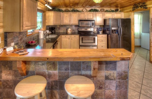 Helen Cabina | Almost Heaven | Incredible Mountain Views-Near Local Wineries and Helen, GA
