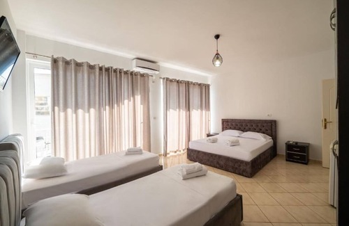 Sarande Hotel | Alnes Hotel