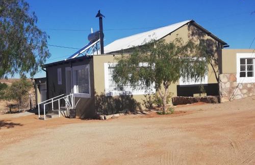 Aus Casa | Aloe Rock House