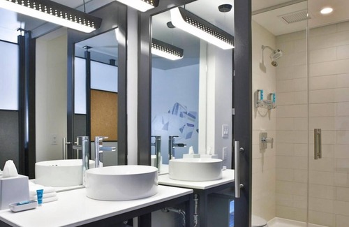 Montopolis Hotel | Aloft Austin Airport