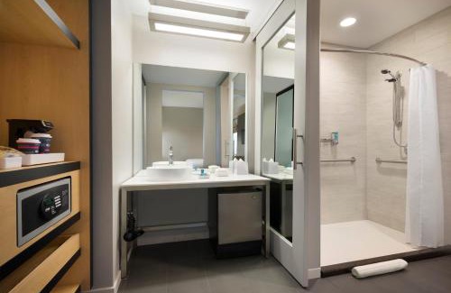 The Vista Hotel | Aloft Columbia Downtown