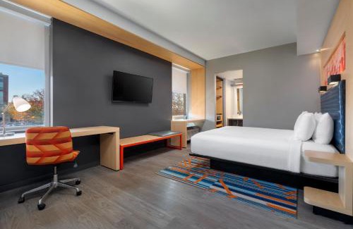 The Vista Hotel | Aloft Columbia Downtown