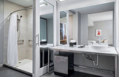 The Vista Hotel | Aloft Columbia Downtown