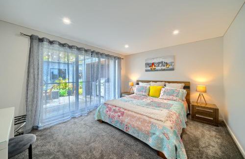 Mount Clarence Casa | Aloft Mt Clarence