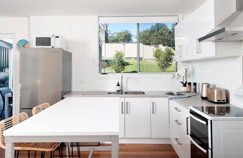 Fingal Bay Villa | Aloha Beach House – Stay 3, Pay 2!