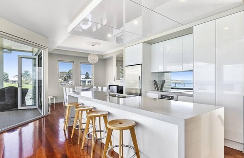 Waterhouse Casa | Aloha Beachfront Robe Central