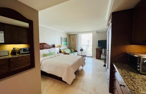 Waikiki Complejo | Aloha Gem Studio - 2 bed with high speed WIFI - Luana Waikiki Hotel & Suite 917, 2045 Kalakaua Avenue HI 96815