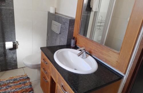 Waterkloof Glen Apartamento | Aloha Lodge 2 Bedroom Apartment near Menlyn Sleeps 4