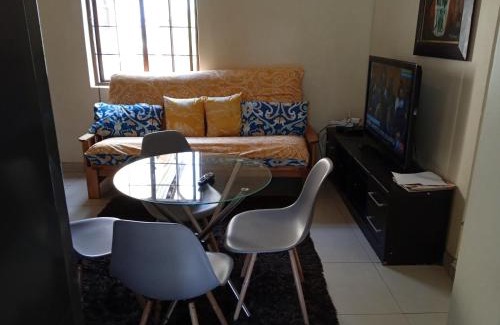 Waterkloof Glen Apartamento | Aloha Lodge 2 Bedroom Apartment near Menlyn Sleeps 4