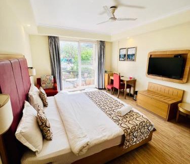 Tapovan Apartamento | ALOHA ON SACRED GANGES with INFINITY POOL