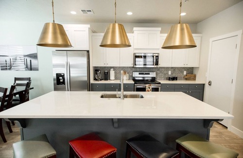 Washington Fields Condominio | ❀Aloha❀ - ¡Acogedor bungalow de escapada de verano con tema hawaiano!