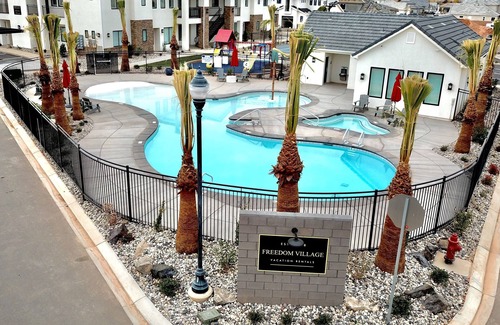 Washington Fields Condominio | ❀Aloha❀ - ¡Acogedor bungalow de escapada de verano con tema hawaiano!