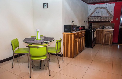 Villa Bonita Apartamento | Aloj Entero 1km Juan Santamaría Airport