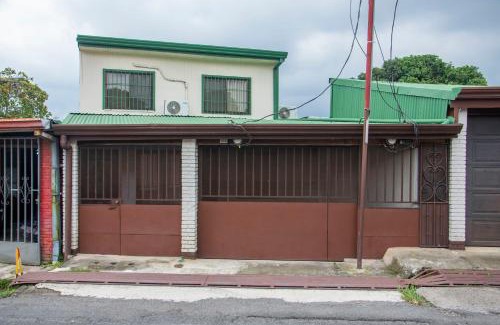 Villa Bonita Apartamento | Alojamiento entero 1 km Juan Santamaría Airport