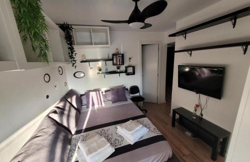 Puente de Vallecas Cama Y Desayuno | Alojamiento ENTERO en Madrid, con ACCESO PRIVADO
