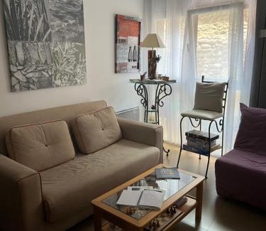 Noves de Segre Apartamento | Alojamiento Evelyne Cal Paleta Noves de Segre
