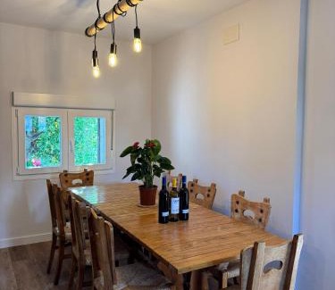 Cerceda Casa | Alojamiento Rural El Petirrojo con patio jardín