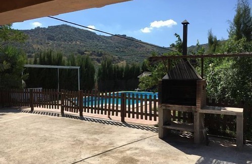 Olvera Cabaña | Casa rural con piscina privada, parque infantil, AC, BBQ, wifi gratis